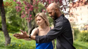 🌿 Ascension sociale couple : La sagesse face aux métamorphoses | CheminDeVie