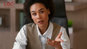 Parlez moins, communiquez mieux : adoptez une communication plus consciente et efficace