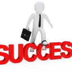 Une figurine blanche en costume, tenant une mallette, marche avec détermination sur les lettres rouges en 3D formant le mot "SUCCESS", symbolisant la progression vers la réussite professionnelle | labonnecopine.com